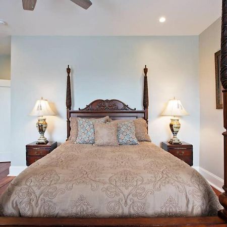 Newly Renovated 4 Bed 3 Bath And 2 Parking Spots Villa Savannah Eksteriør billede