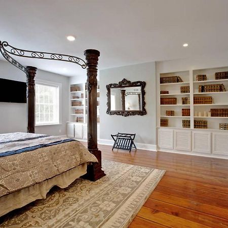 Newly Renovated 4 Bed 3 Bath And 2 Parking Spots Villa Savannah Eksteriør billede