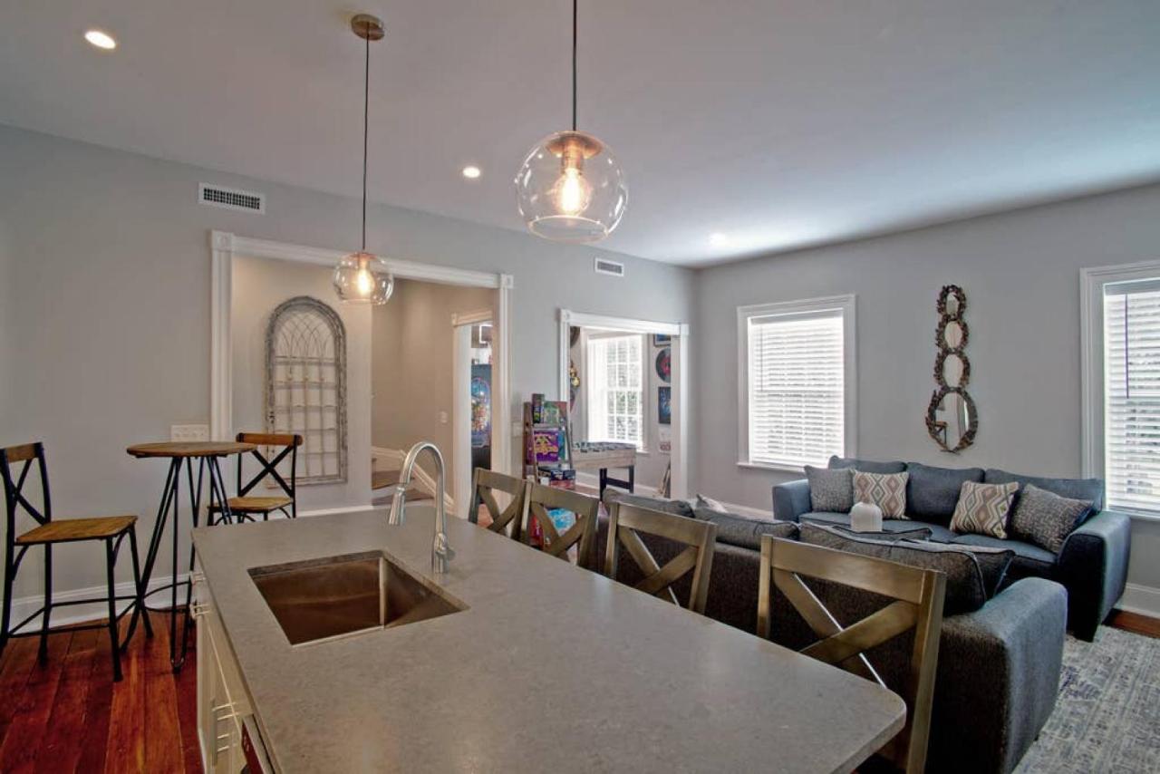 Newly Renovated 4 Bed 3 Bath And 2 Parking Spots Villa Savannah Eksteriør billede