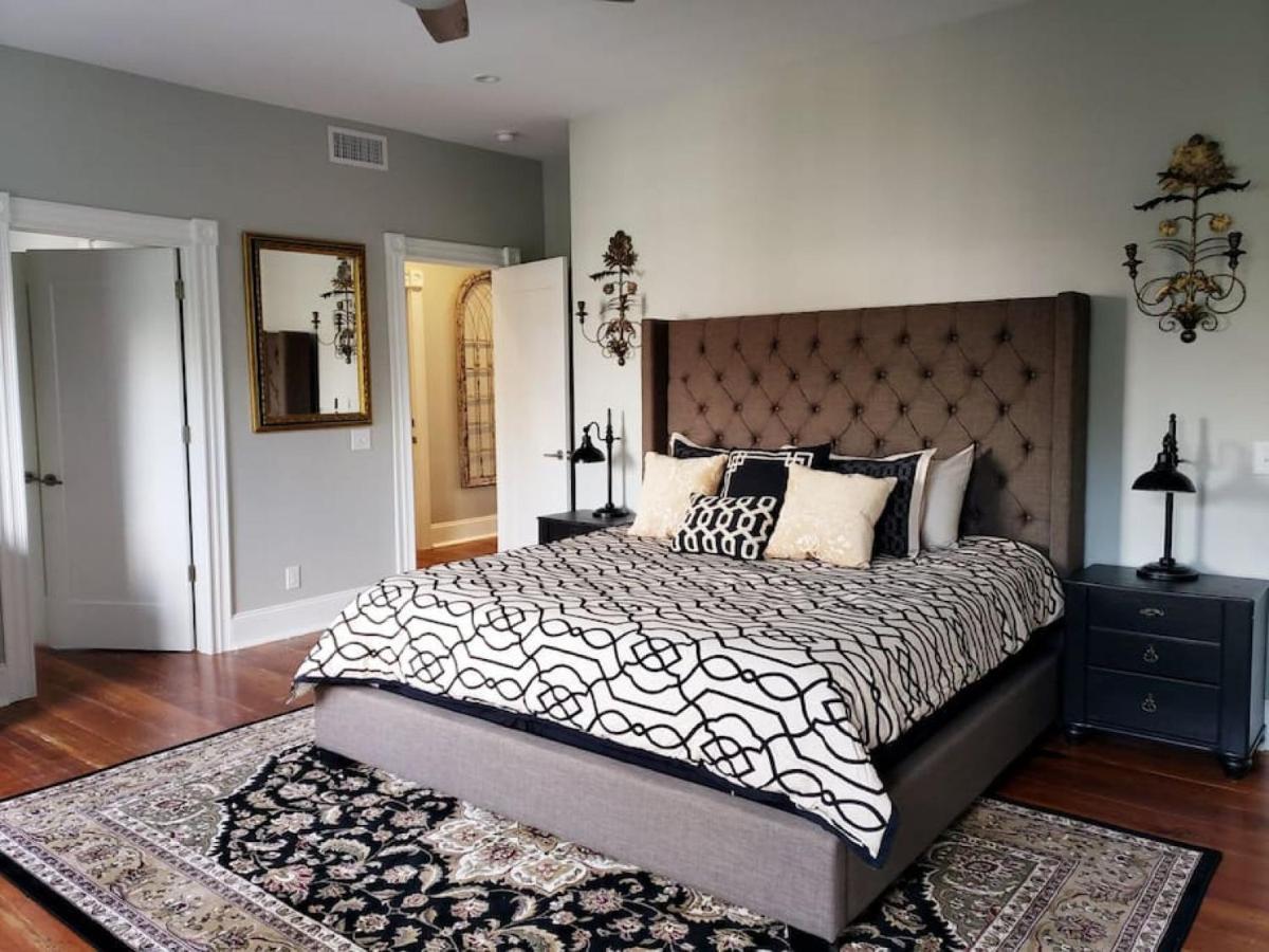 Newly Renovated 4 Bed 3 Bath And 2 Parking Spots Villa Savannah Eksteriør billede